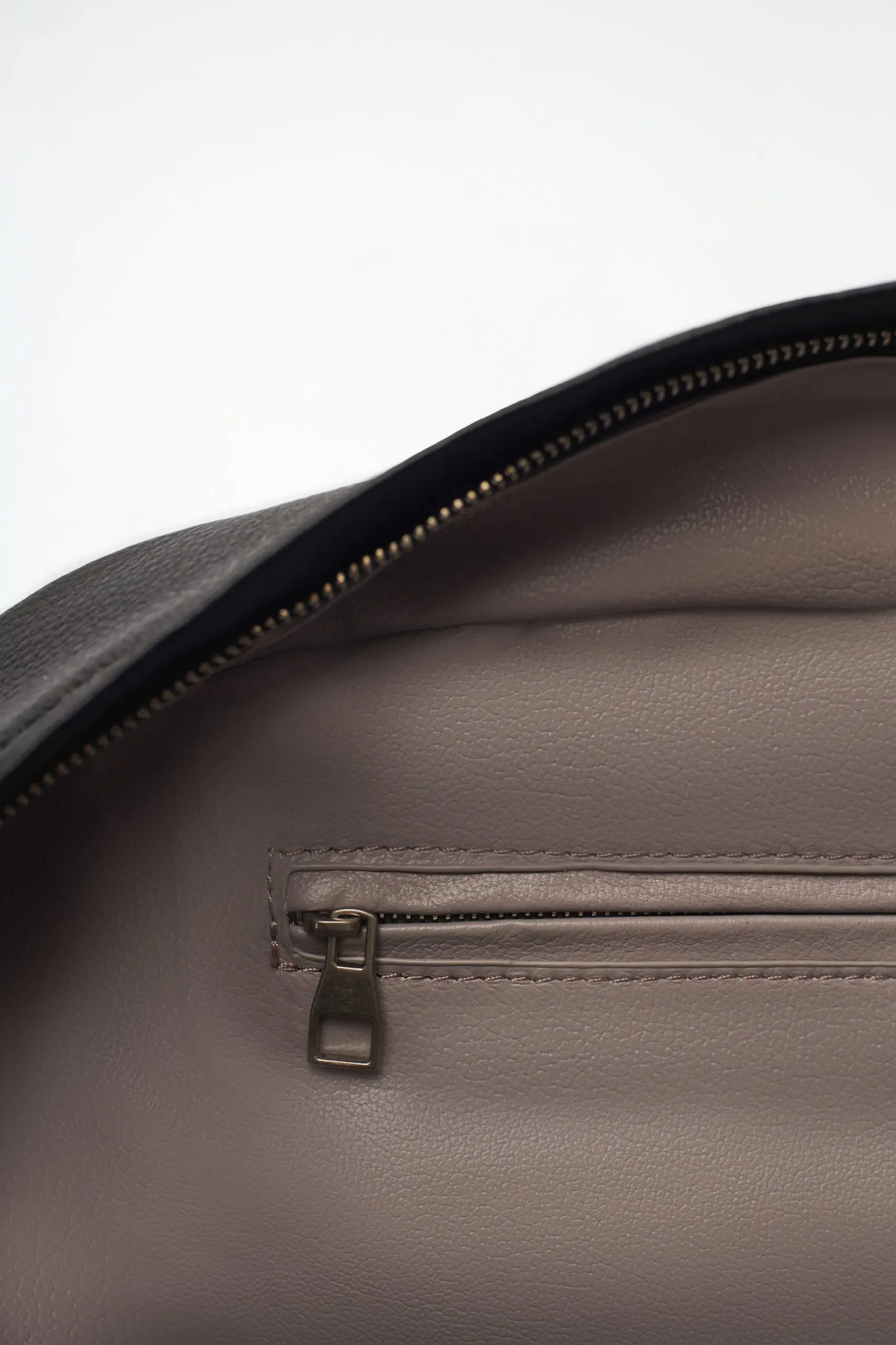 Olivia - Black | Light French Gray - Image 4