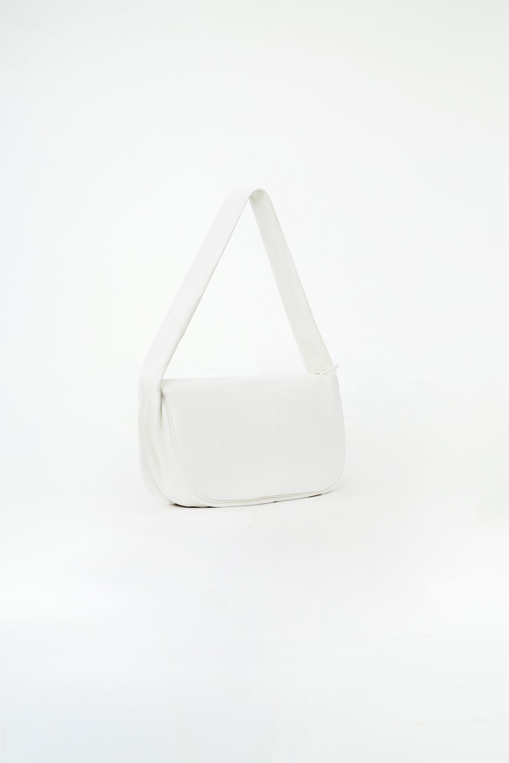 Lucia - White | Black - Image 3